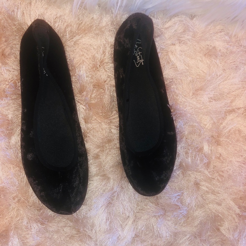 City Streets Women’s Flat shoes Size 8.5